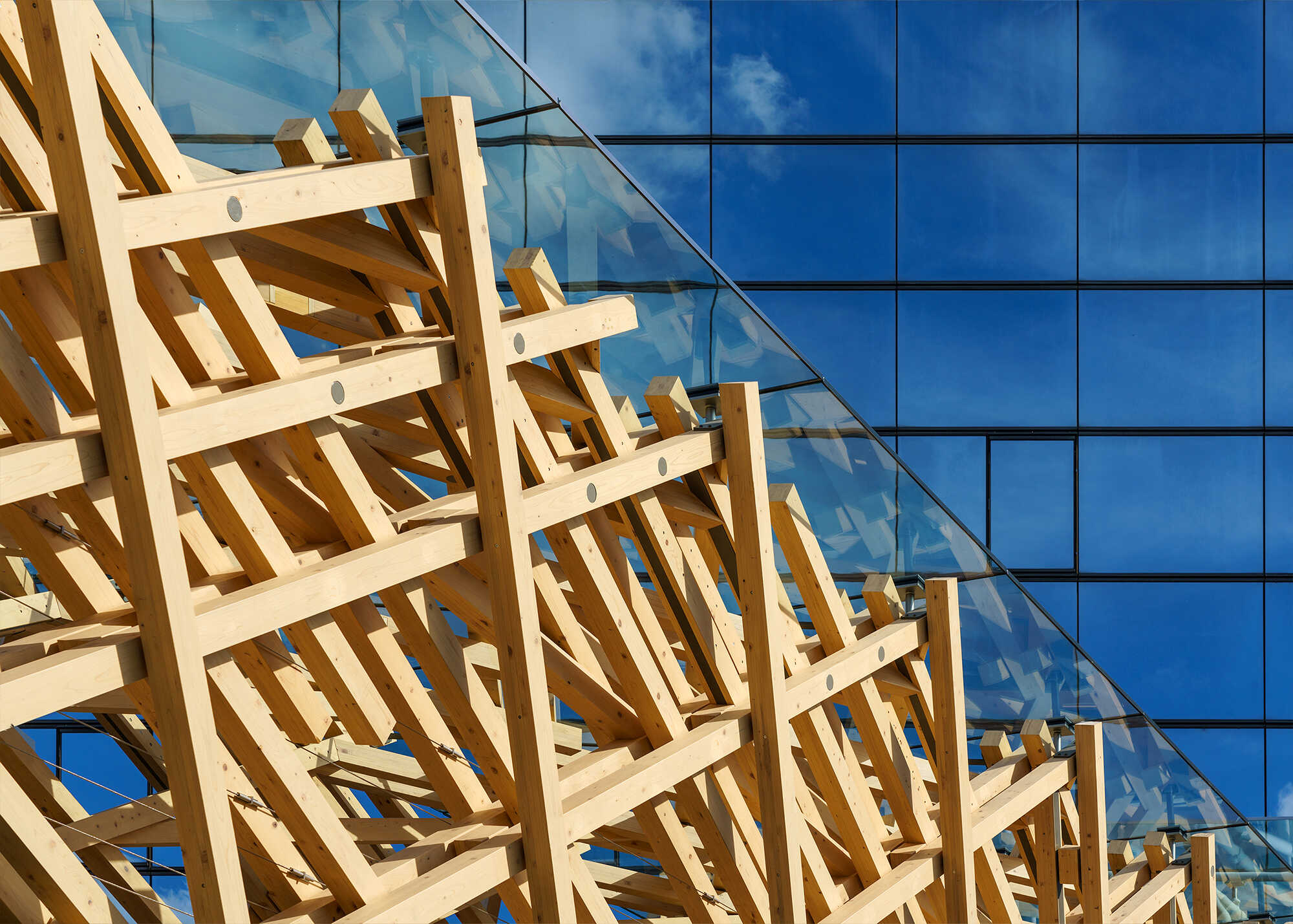 壁材と屋根材の取り合い部分