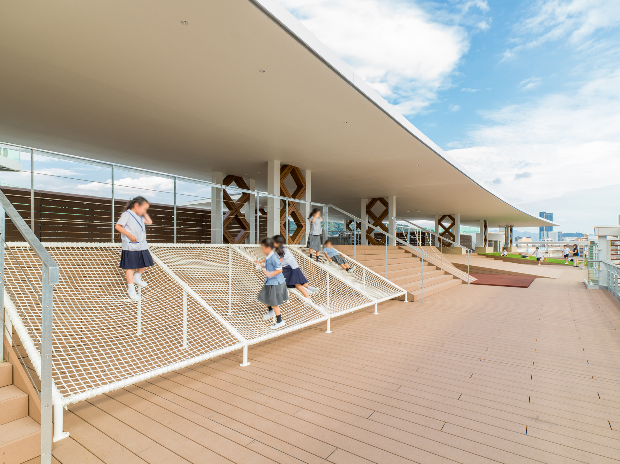 小学校舎屋上テラス